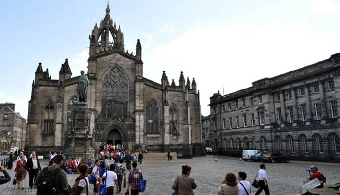 Private Walking Tour of Royal Mile and Edinburgh Castle