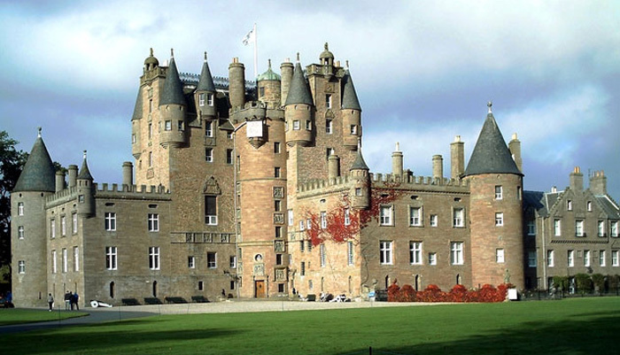 Private Tour to Falkland, Glamis Castle and Scone Palace