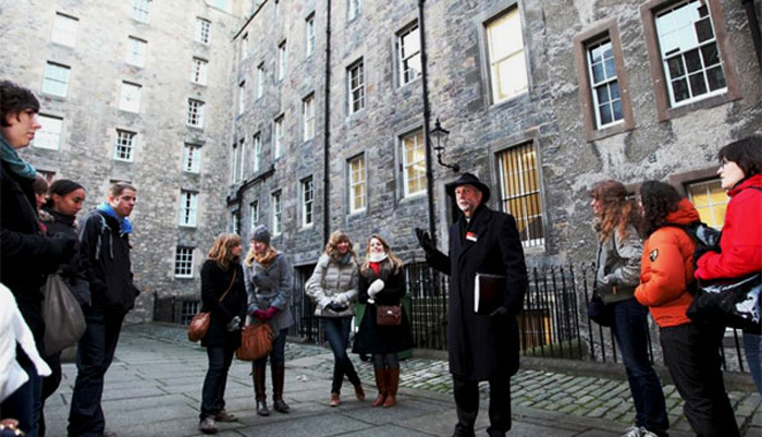 Private Walking Tour of Edinburgh New Town and Old Town