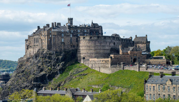 Private Walking Tour of Edinburgh Castle, Old Town and Greyfriars