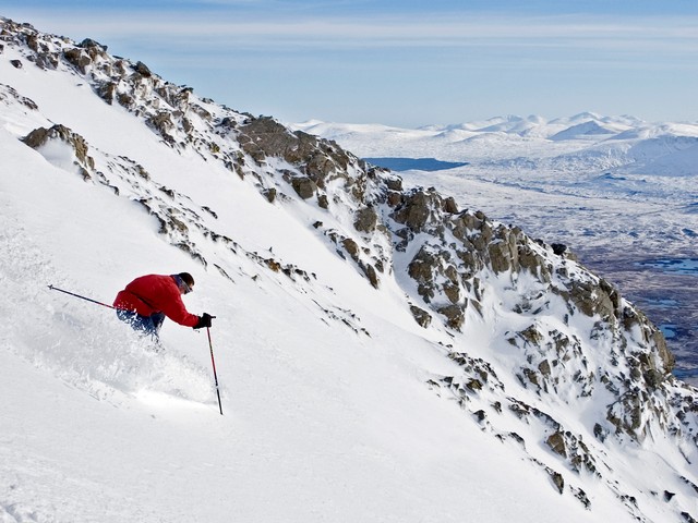 skier-snow